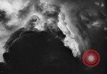 Standbild Dreifaltigkeit - die erste Atombombe in der Geschichte Alamogordo New Mexico USA, 1945, aus Sekunde 48 historischem Filmmaterial Videoclip 65675071922