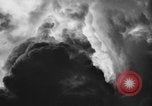 Standbild Dreifaltigkeit - die erste Atombombe in der Geschichte Alamogordo New Mexico USA, 1945, aus Sekunde 49 historischem Filmmaterial Videoclip 65675071922