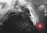 Standbild Dreifaltigkeit - die erste Atombombe in der Geschichte Alamogordo New Mexico USA, 1945, aus Sekunde 52 historischem Filmmaterial Videoclip 65675071922