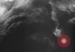 Standbild Dreifaltigkeit - die erste Atombombe in der Geschichte Alamogordo New Mexico USA, 1945, aus Sekunde 57 historischem Filmmaterial Videoclip 65675071922