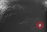 Standbild Dreifaltigkeit - die erste Atombombe in der Geschichte Alamogordo New Mexico USA, 1945, aus Sekunde 61 historischem Filmmaterial Videoclip 65675071922
