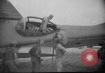 Standbild Beschädigter Flugplatz von Balikapapan Balikpapan Borneo Indonesien, 1945, aus Sekunde 44 historischem Filmmaterial Videoclip 65675071923