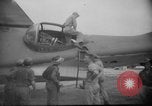 Standbild Beschädigter Flugplatz von Balikapapan Balikpapan Borneo Indonesien, 1945, aus Sekunde 45 historischem Filmmaterial Videoclip 65675071923