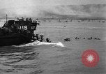 Standbild Alliierte Truppen am D-Day Europa, 1944, aus Sekunde 16 historischem Filmmaterial Videoclip 65675071936