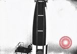 Standbild Deutsche V-2 Rakete geführt Peenemunde Deutschland, 1944, aus Sekunde 16 historischem Filmmaterial Videoclip 65675071937