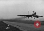 Standbild F-86 Sabre Korea, 1952, aus Sekunde 5 historischem Filmmaterial Videoclip 65675071938
