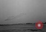 Standbild F-86 Sabre Korea, 1952, aus Sekunde 6 historischem Filmmaterial Videoclip 65675071938
