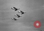 Standbild F-86 Sabre Korea, 1952, aus Sekunde 11 historischem Filmmaterial Videoclip 65675071938