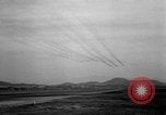 Standbild F-86 Sabre Korea, 1952, aus Sekunde 17 historischem Filmmaterial Videoclip 65675071938