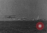 Immagine di Douglas World Cruiser Seattle Washington USA, 1924, secondo 35 filmato di repertorio 65675071972