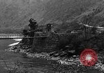 Standbild Mekong Bridge Birma, 1944, aus Sekunde 62 historischem Filmmaterial Videoclip 65675071998