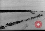 Standbild Russische Truppen im Schnee die Sowjetunion, 1943, aus Sekunde 11 historischem Filmmaterial Videoclip 65675072037