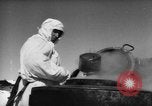 Standbild Russische Truppen im Schnee die Sowjetunion, 1943, aus Sekunde 33 historischem Filmmaterial Videoclip 65675072037