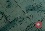 Standbild Admiral Chester Nimitz Kwajalein Insel Inseln Marshall, 1944, aus Sekunde 10 historischem Filmmaterial Videoclip 65675072045