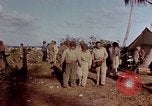 Standbild Chester William Nimitz Kwajalein Insel Inseln Marshall, 1944, aus Sekunde 16 historischem Filmmaterial Videoclip 65675072046