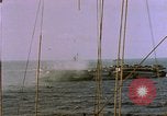 Standbild USS Ommaney Bay CVE-79 brennen nach dem Angriff Luzon Philippinen, 1945, aus Sekunde 8 historischem Filmmaterial Videoclip 65675072050