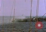 Standbild USS Ommaney Bay CVE-79 brennen nach dem Angriff Luzon Philippinen, 1945, aus Sekunde 9 historischem Filmmaterial Videoclip 65675072050
