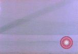 Standbild USS Ommaney Bay CVE-79 brennen nach dem Angriff Luzon Philippinen, 1945, aus Sekunde 29 historischem Filmmaterial Videoclip 65675072050