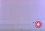 Standbild USS Ommaney Bay CVE-79 brennen nach dem Angriff Luzon Philippinen, 1945, aus Sekunde 42 historischem Filmmaterial Videoclip 65675072050