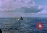 Standbild USS Ommaney Bay CVE-79 brennen nach dem Angriff Luzon Philippinen, 1945, aus Sekunde 53 historischem Filmmaterial Videoclip 65675072050