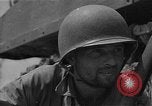 Standbild amerikanische Soldaten Guam, 1945, aus Sekunde 13 historischem Filmmaterial Videoclip 65675072057