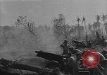 Standbild amerikanische Soldaten Guam, 1945, aus Sekunde 30 historischem Filmmaterial Videoclip 65675072057