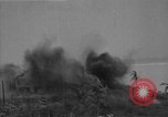Standbild amerikanische Soldaten Guam, 1945, aus Sekunde 31 historischem Filmmaterial Videoclip 65675072057