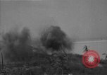 Standbild amerikanische Soldaten Guam, 1945, aus Sekunde 32 historischem Filmmaterial Videoclip 65675072057