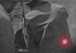 Standbild amerikanische Soldaten Guam, 1945, aus Sekunde 40 historischem Filmmaterial Videoclip 65675072057