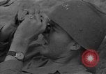 Standbild amerikanische Soldaten Guam, 1945, aus Sekunde 46 historischem Filmmaterial Videoclip 65675072057