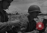 Standbild amerikanische Soldaten Guam, 1945, aus Sekunde 47 historischem Filmmaterial Videoclip 65675072057