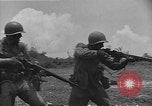 Standbild amerikanische Soldaten Guam, 1945, aus Sekunde 62 historischem Filmmaterial Videoclip 65675072057