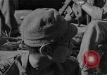 Standbild amerikanische Soldaten Guam, 1945, aus Sekunde 8 historischem Filmmaterial Videoclip 65675072059