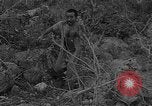 Standbild amerikanische Soldaten Guam, 1945, aus Sekunde 16 historischem Filmmaterial Videoclip 65675072059