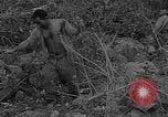 Standbild amerikanische Soldaten Guam, 1945, aus Sekunde 17 historischem Filmmaterial Videoclip 65675072059