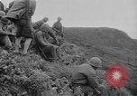 Standbild amerikanische Soldaten Guam, 1945, aus Sekunde 27 historischem Filmmaterial Videoclip 65675072059