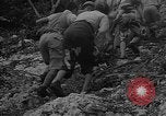 Standbild amerikanische Soldaten Guam, 1945, aus Sekunde 40 historischem Filmmaterial Videoclip 65675072059