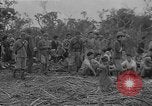 Standbild amerikanische Soldaten Guam, 1945, aus Sekunde 48 historischem Filmmaterial Videoclip 65675072059