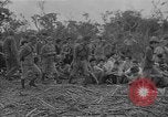 Standbild amerikanische Soldaten Guam, 1945, aus Sekunde 49 historischem Filmmaterial Videoclip 65675072059