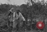 Standbild amerikanische Soldaten Guam, 1945, aus Sekunde 52 historischem Filmmaterial Videoclip 65675072059