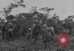 Standbild amerikanische Soldaten Guam, 1945, aus Sekunde 57 historischem Filmmaterial Videoclip 65675072059