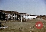 Image Réinstallation et centre de détention Seconde Guerre Mondiale logement Crystal City Texas USA, 1943, de la seconde 29 séquences d'archives historiques vidéo 65675072064