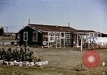 Image Réinstallation et centre de détention Seconde Guerre Mondiale logement Crystal City Texas USA, 1943, de la seconde 34 séquences d'archives historiques vidéo 65675072064