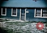Image Réinstallation et centre de détention Seconde Guerre Mondiale logement Crystal City Texas USA, 1943, de la seconde 52 séquences d'archives historiques vidéo 65675072064