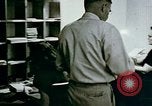 Standbild uns alien Haftanstalt Mail Handling Crystal City Texas USA, 1943, aus Sekunde 24 historischem Filmmaterial Videoclip 65675072065