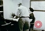 Standbild uns alien Haftanstalt Mail Handling Crystal City Texas USA, 1943, aus Sekunde 25 historischem Filmmaterial Videoclip 65675072065