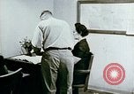 Standbild uns alien Haftanstalt Mail Handling Crystal City Texas USA, 1943, aus Sekunde 26 historischem Filmmaterial Videoclip 65675072065