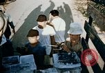 Standbild alien Haftanstalt essen Lieferung Crystal City Texas USA, 1943, aus Sekunde 35 historischem Filmmaterial Videoclip 65675072066