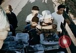 Standbild alien Haftanstalt essen Lieferung Crystal City Texas USA, 1943, aus Sekunde 38 historischem Filmmaterial Videoclip 65675072066