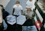 Standbild alien Haftanstalt essen Lieferung Crystal City Texas USA, 1943, aus Sekunde 45 historischem Filmmaterial Videoclip 65675072066